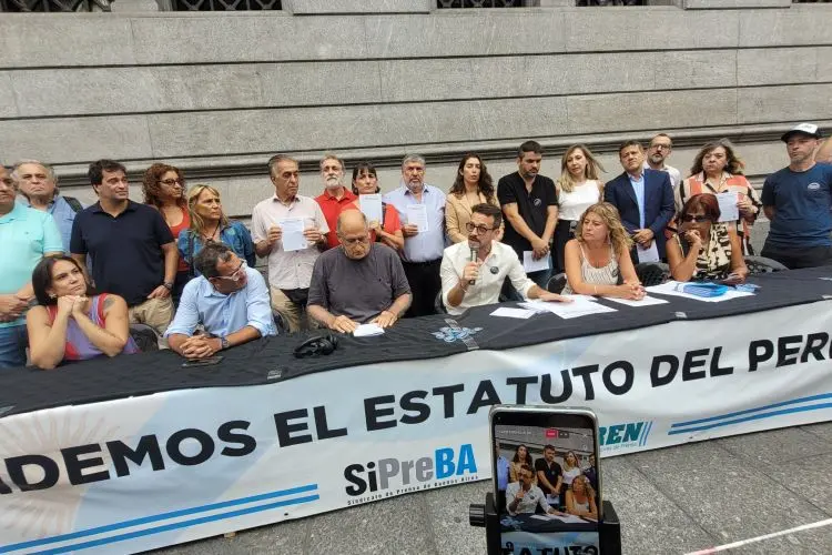 La reforma que quiere periodistas libres… de derechos