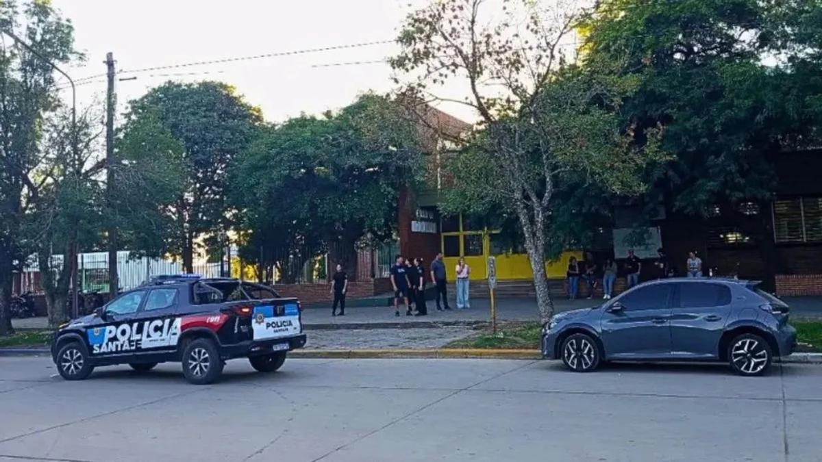 Un pibe de 15 entró a la escuela con una escopeta en un estuche de guitarra y mató a un compañero de 13 en Santa Fe.