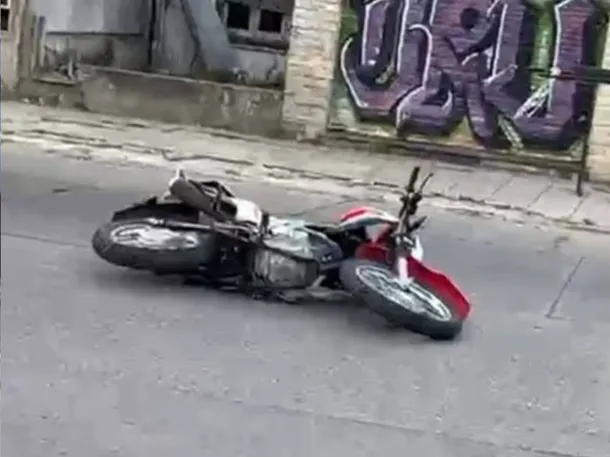 Tragedia en Quilmes: un motociclista murió decapitado por una soga colocada para un corso sin autorización