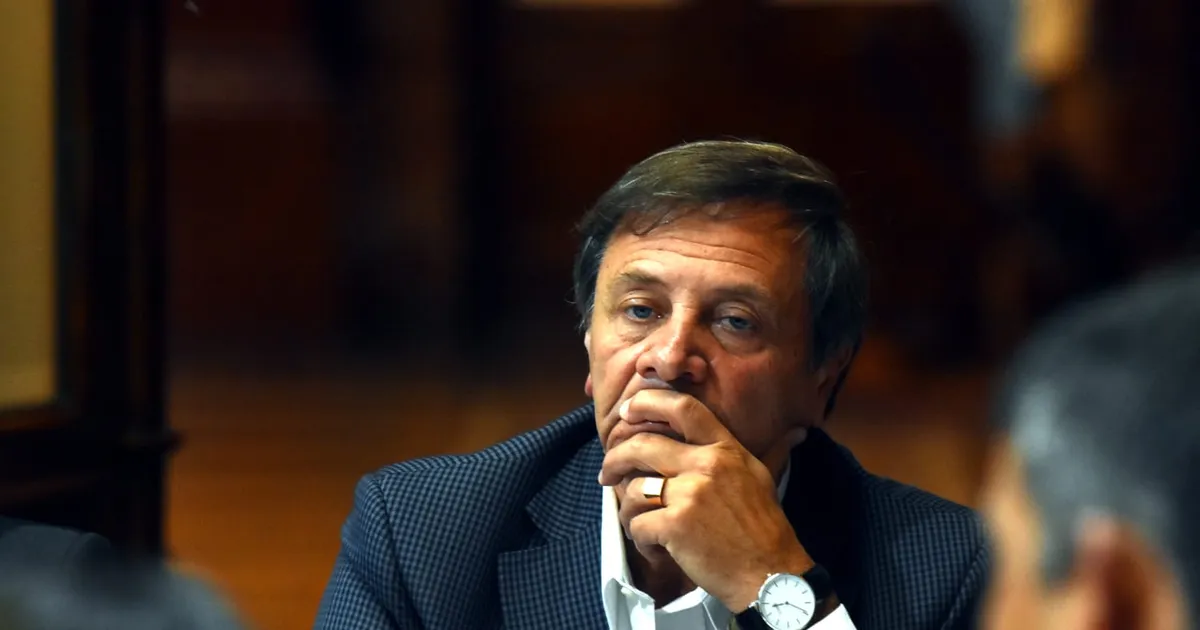 “Si lo dejan elegir a Milei, Adorni no estaría más”: Zago destapó la olla, Karina manda y el Presidente es un florero de living