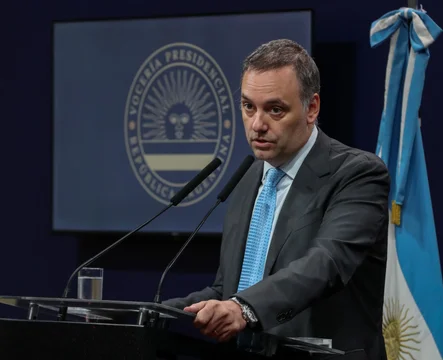 La escribana de Adorni tiene un pasado narco, visitó la Rosada siete veces y el fiscal ya la citó