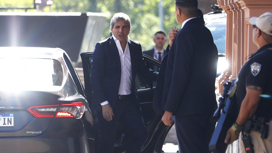 Riesgo país en 622 y ADRs caen hasta 3,6%: el shock externo vuelve a golpear a Argentina