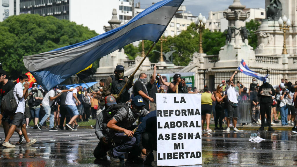 Reforma laboral: 7 de cada 10 empresas la ven positiva, pero la recesión define si se contrata o se despide