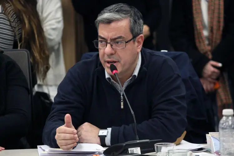 “Nadie le cree más nada a Adorni”: la oposición avanza con un plan para interpelarlo en el Congreso