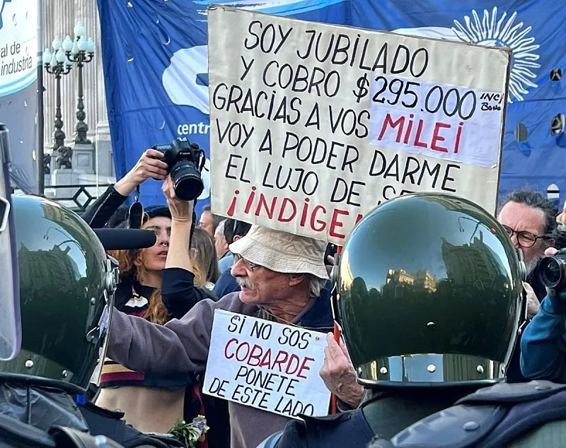 Pastillas que faltan. Datos que sobran. Muertes que nadie cuenta.