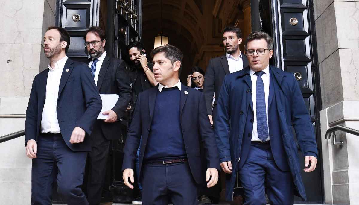 Caputo deberá explicarle a la Corte cómo piensa pagar una deuda millonaria con Kicillof