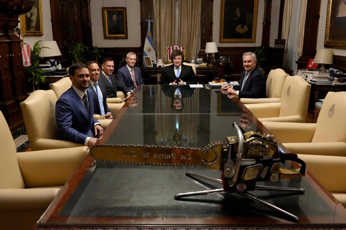 Milei recibió a Peter Thiel y cerró el acceso a la prensa en Casa Rosada en medio de una escalada de tensión
