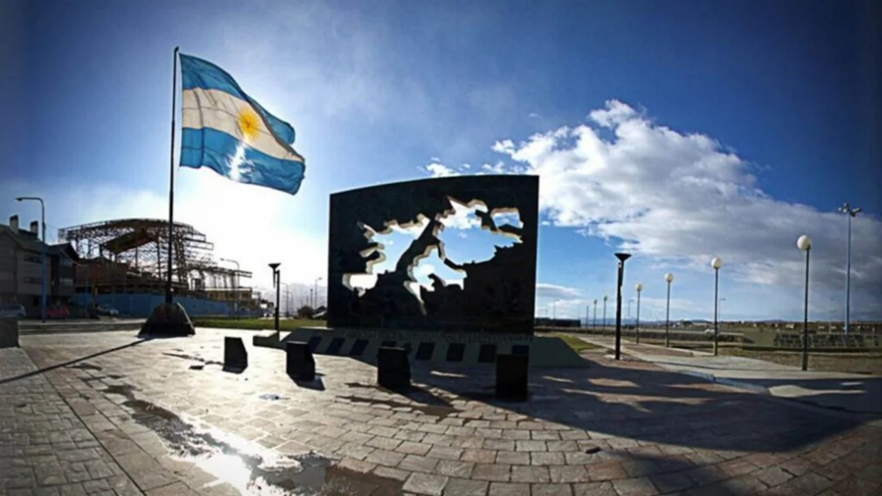 Malvinas son argentinas: el Reino Unido reafirma su postura mientras Milei busca una ventana en la grieta de la OTAN