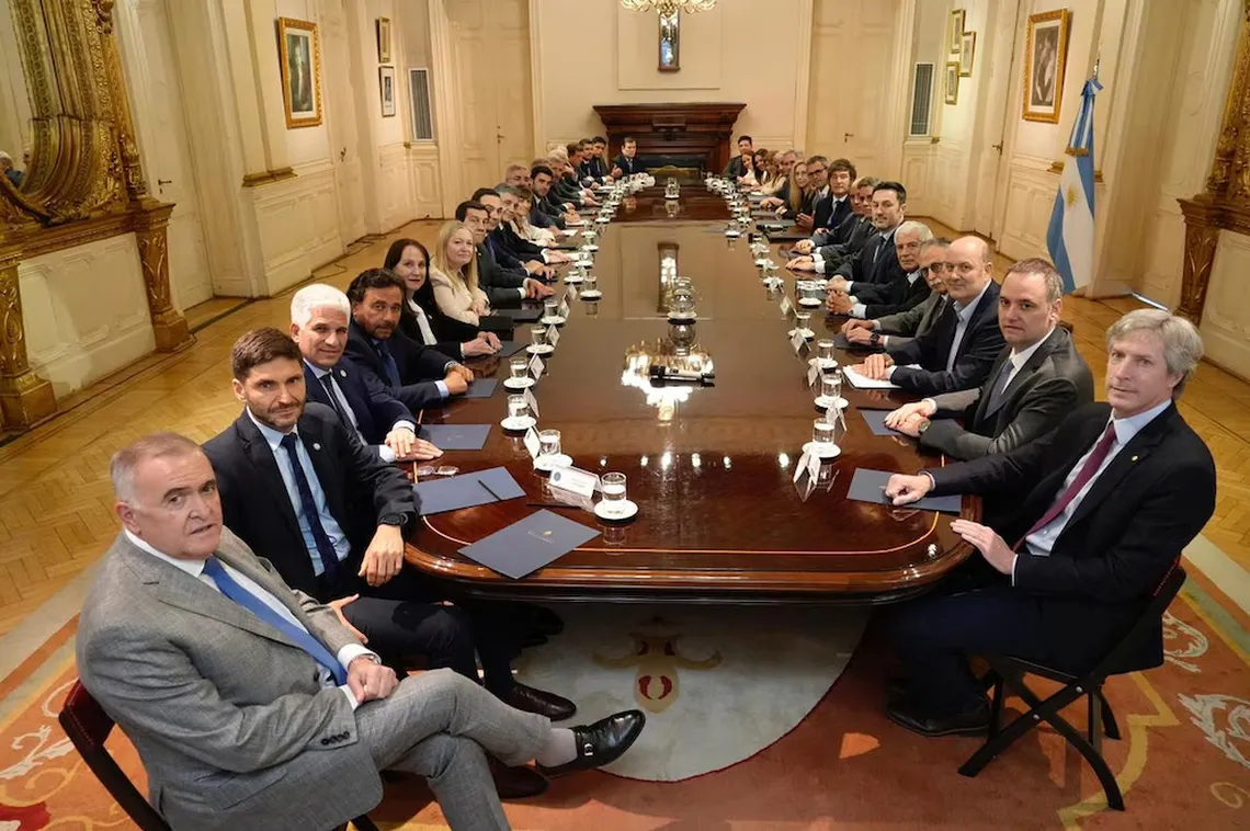 400 mil millones para las provincias que se portan bien y el resto a llorar al cuartito