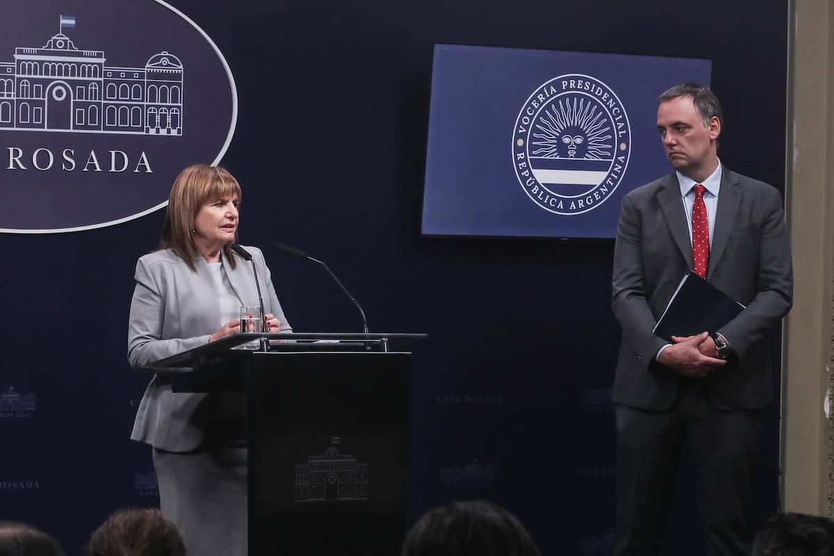 Bullrich ya entrega cadáveres políticos: «Si quieren matar a Adorni, mátenlo»