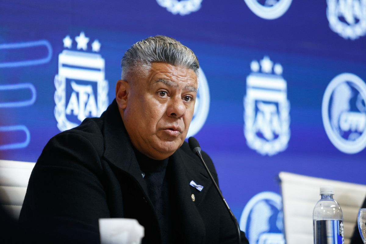La Justicia dejó viajar a Tapia al Mundial pese a la causa por $19.300 millones en la AFA
