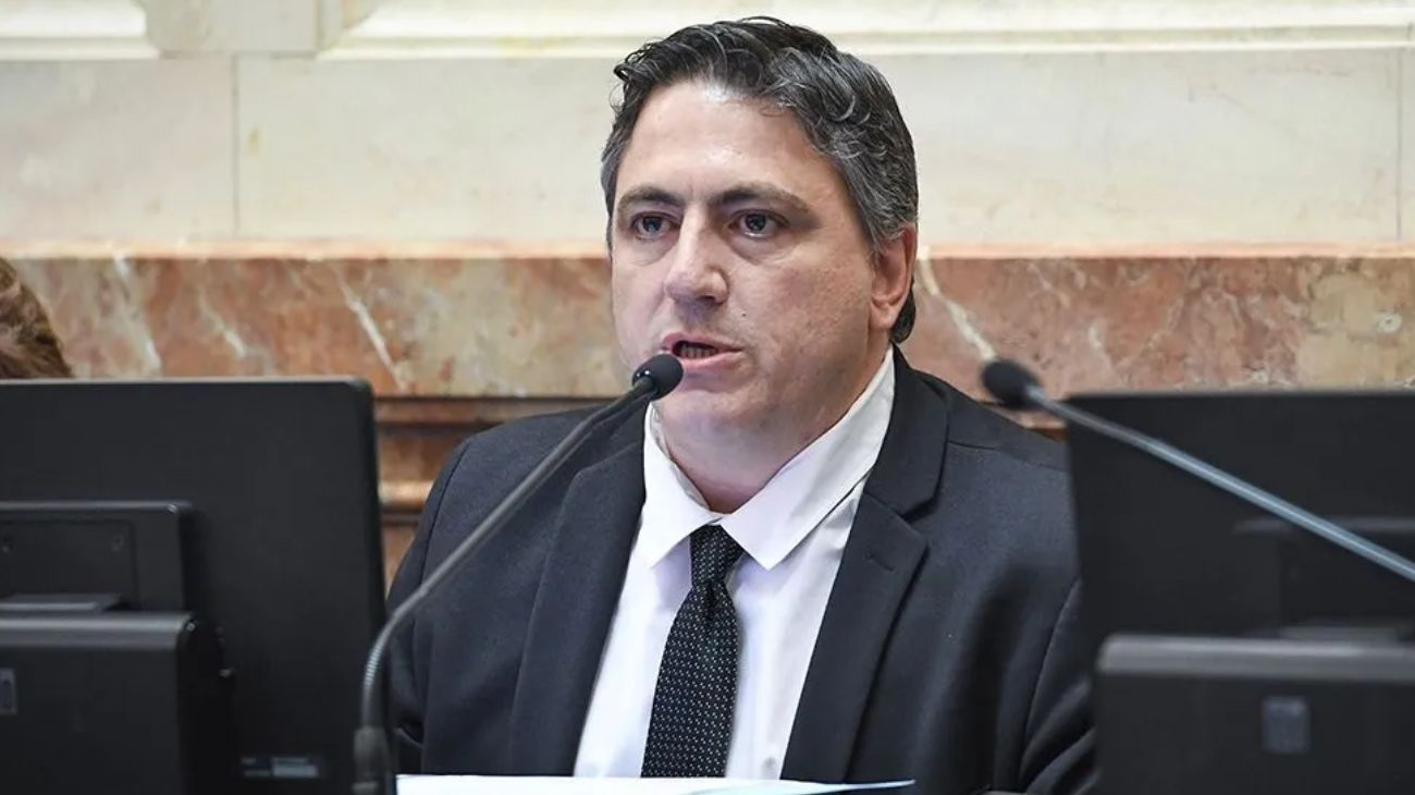 “¿Cómo vas a tener a todo un país pendiente?”: Paoltroni rompió con Adorni y lo acusó de faltarle el respeto a Milei