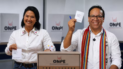 Perú en vilo: Fujimori aventaja a Sánchez por 651 votos y la definición podría demorarse hasta julio