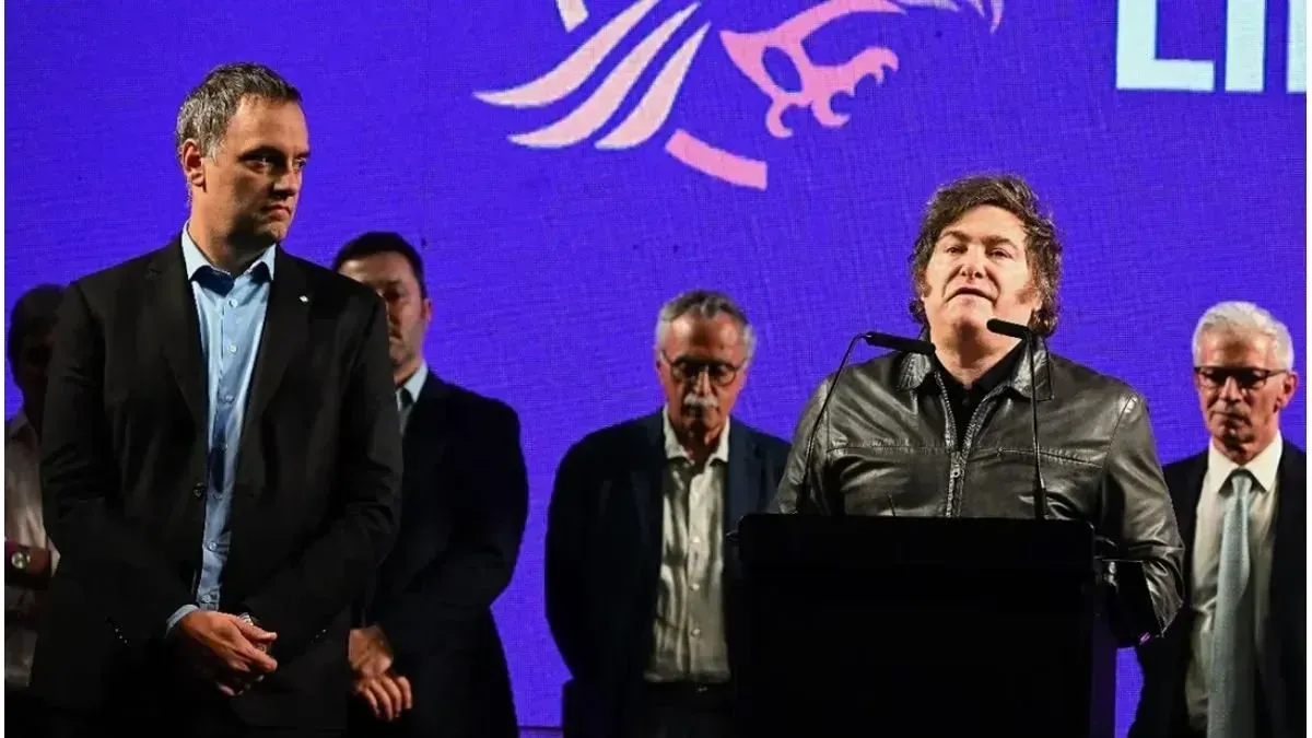 Para salvar a Adorni, Milei está dispuesto a prender fuego sus propias leyes
