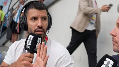 El Kun descubrió que los únicos paros legítimos son los que le sirven para ver fútbol