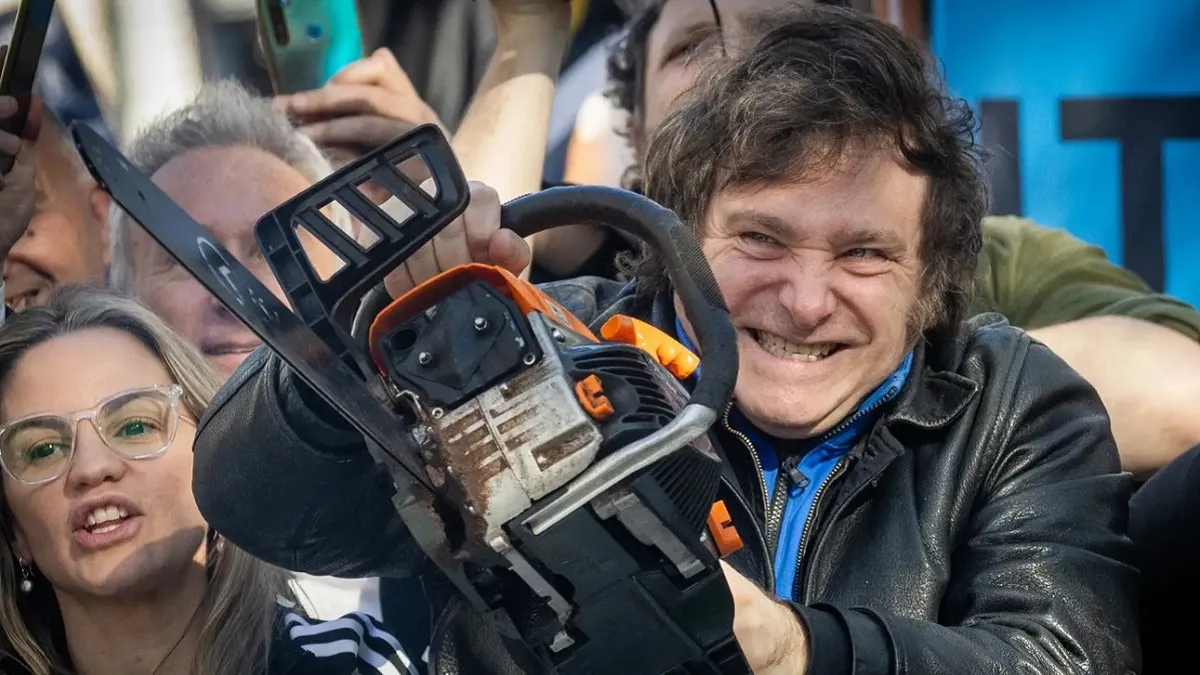 La motosierra llegó al PAMI y ahora va por el postre