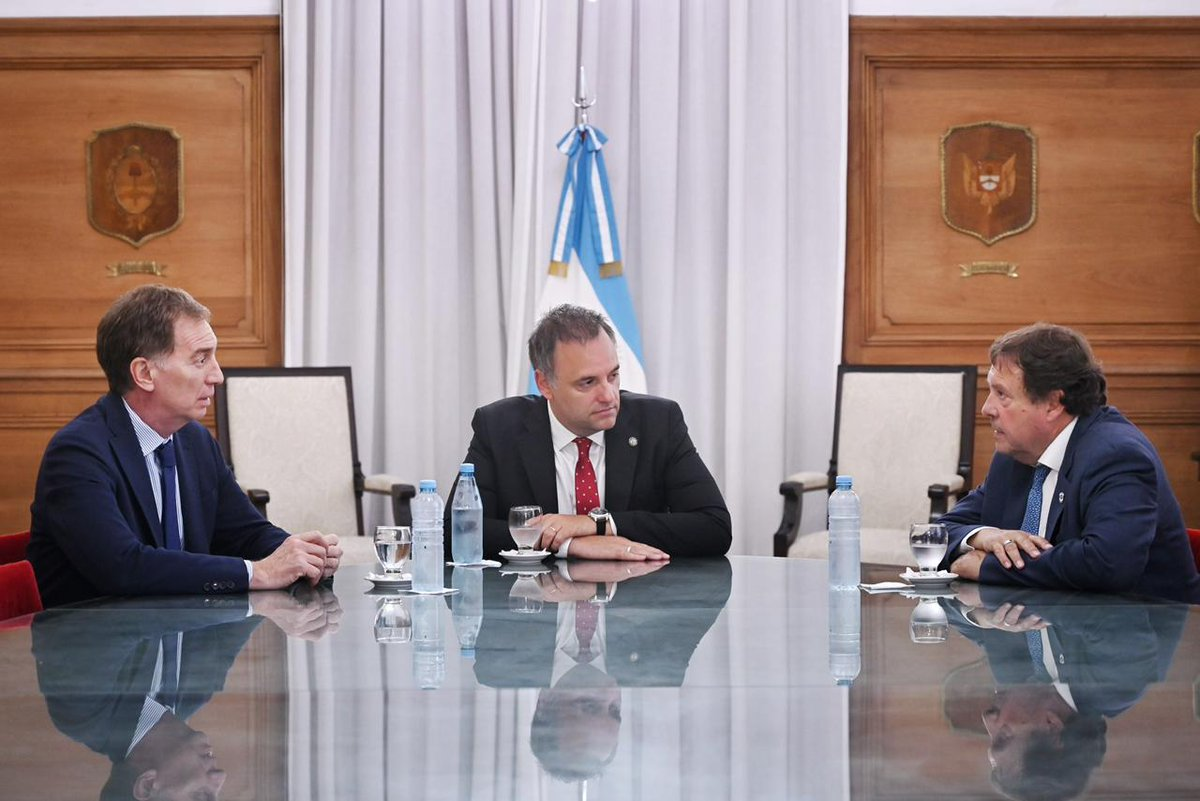 Del PRO al gabinete: Santilli descubrió que el cambio era cambiarse de oficina