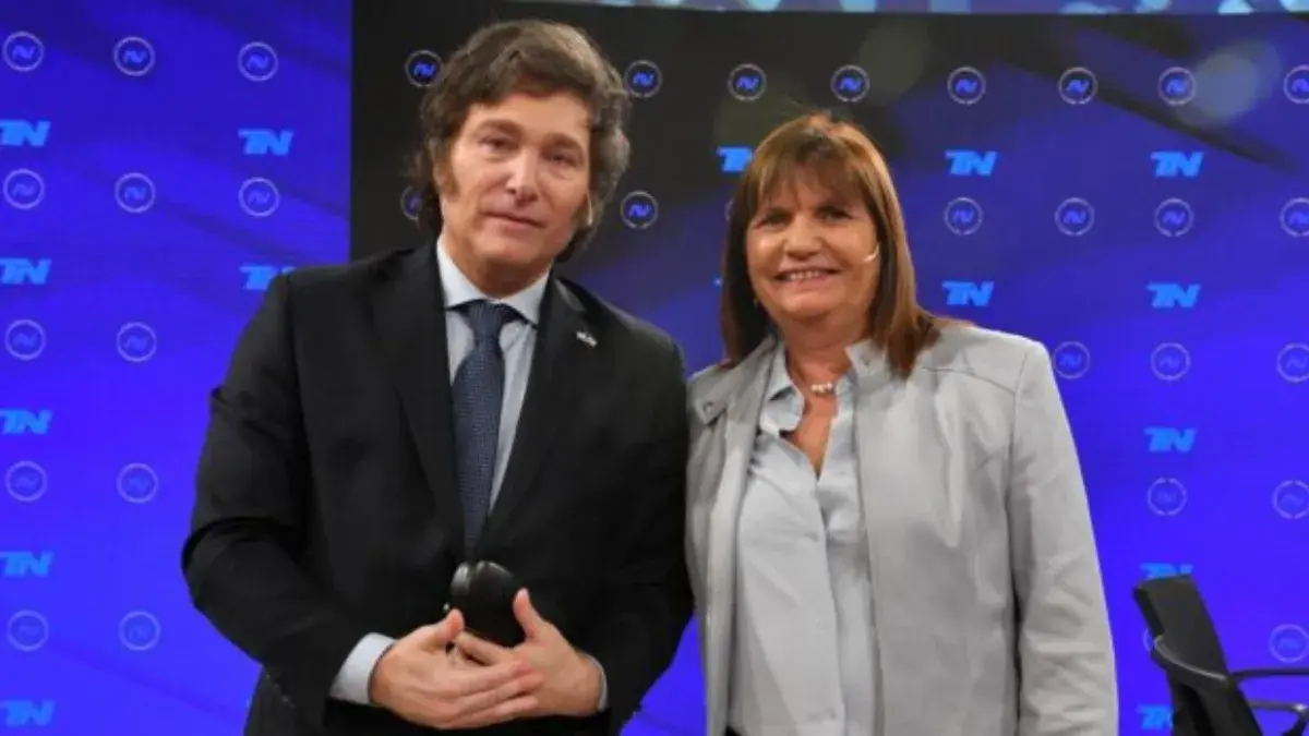 Bullrich ya se prueba el traje presidencial mientras Milei sigue adentro