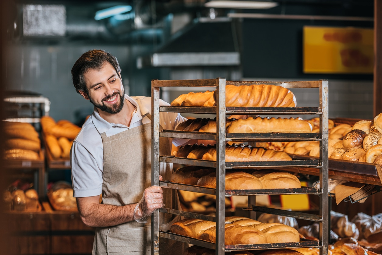 El pan ya no alcanza: el consumo se derrumba hasta 80% y casi 3.000 panaderías bajaron la persiana