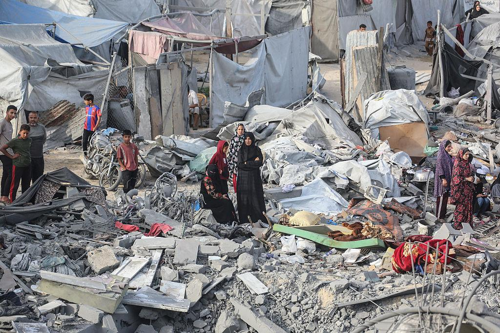 Israel intensifica los ataques sobre Gaza: la tregua sobrevive en los documentos mientras la guerra continúa