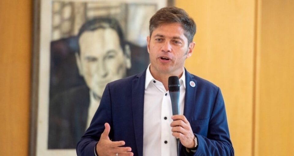 Axel guardó el lanzallamas: «Primero saquemos al león, después vemos quién se queda con el zoológico»