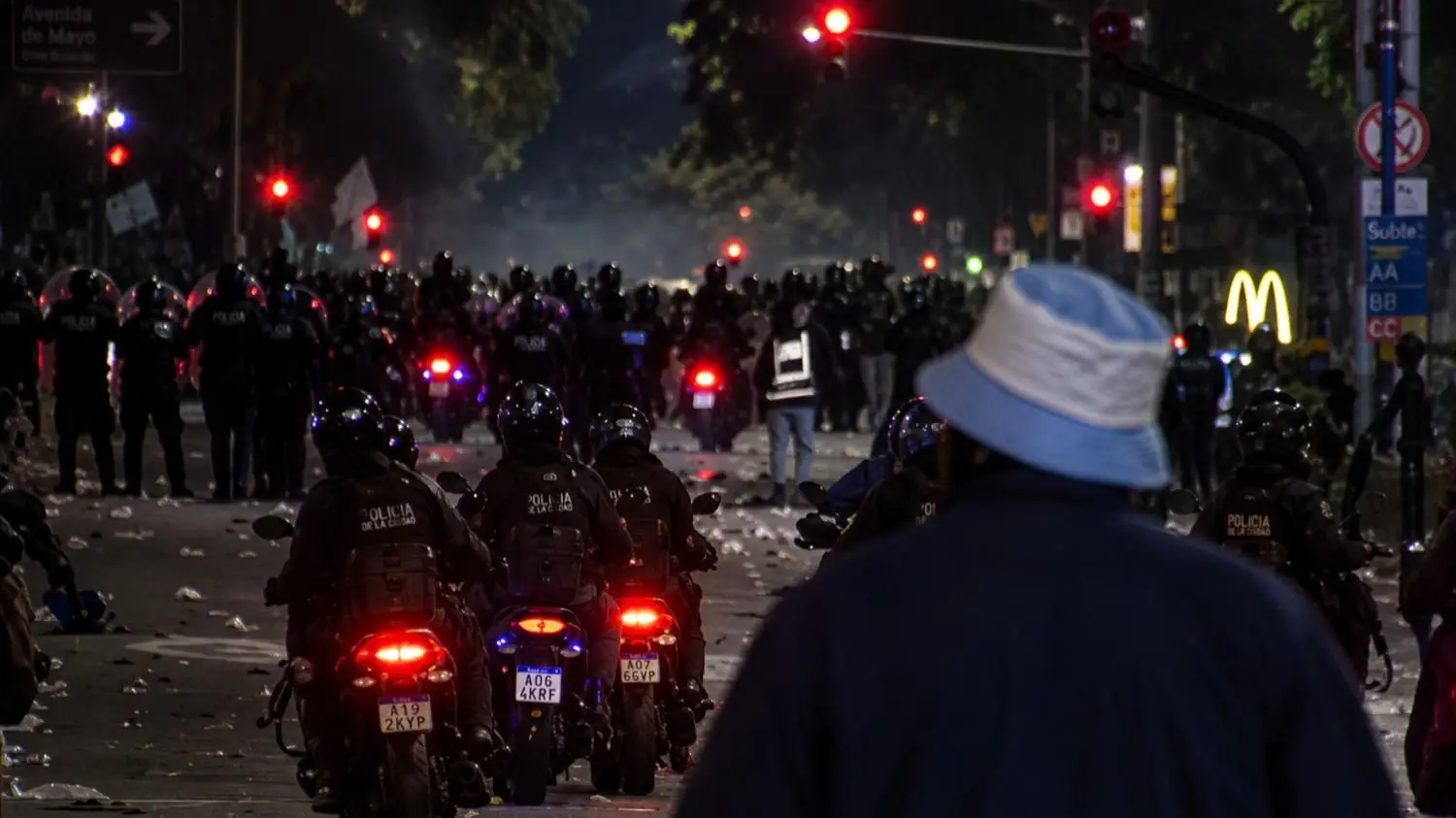Caos en el Obelisco: 15 detenidos y 7 heridos tras la represión policial