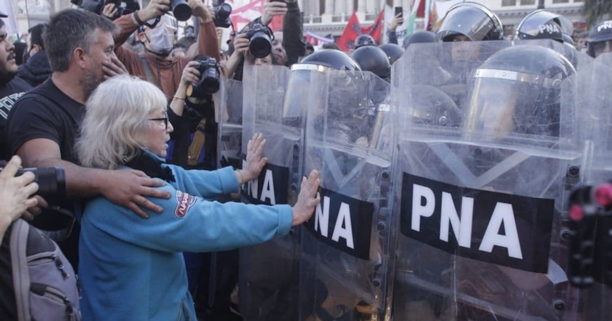 Más de $2.000 millones para reprimir: el gasto del Gobierno en las marchas de jubilados
