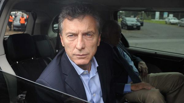 Macri ya no va por Boca: ahora, según dicen, también juega contra Tapia