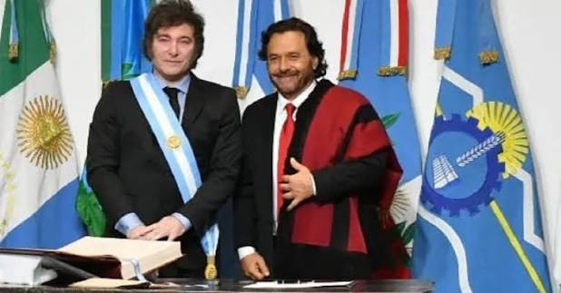 Sáenz cruzó a Milei por flexibilizar el ingreso de bananas y alertó sobre el riesgo de plagas