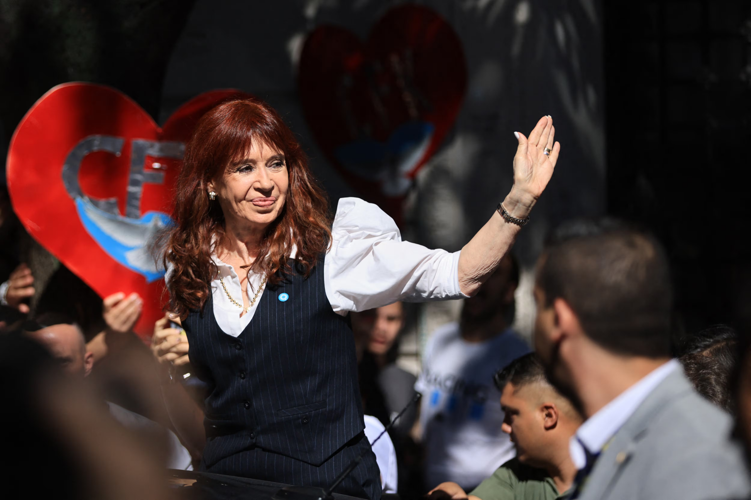 El kirchnerismo impulsa una candidatura de Cristina y evalúa a Recalde o Wado como plan alternativo