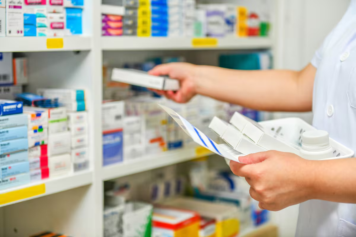 Sin receta, pero ¿más caros?: Milei liberó 10 medicamentos y crece la alerta por el bolsillo