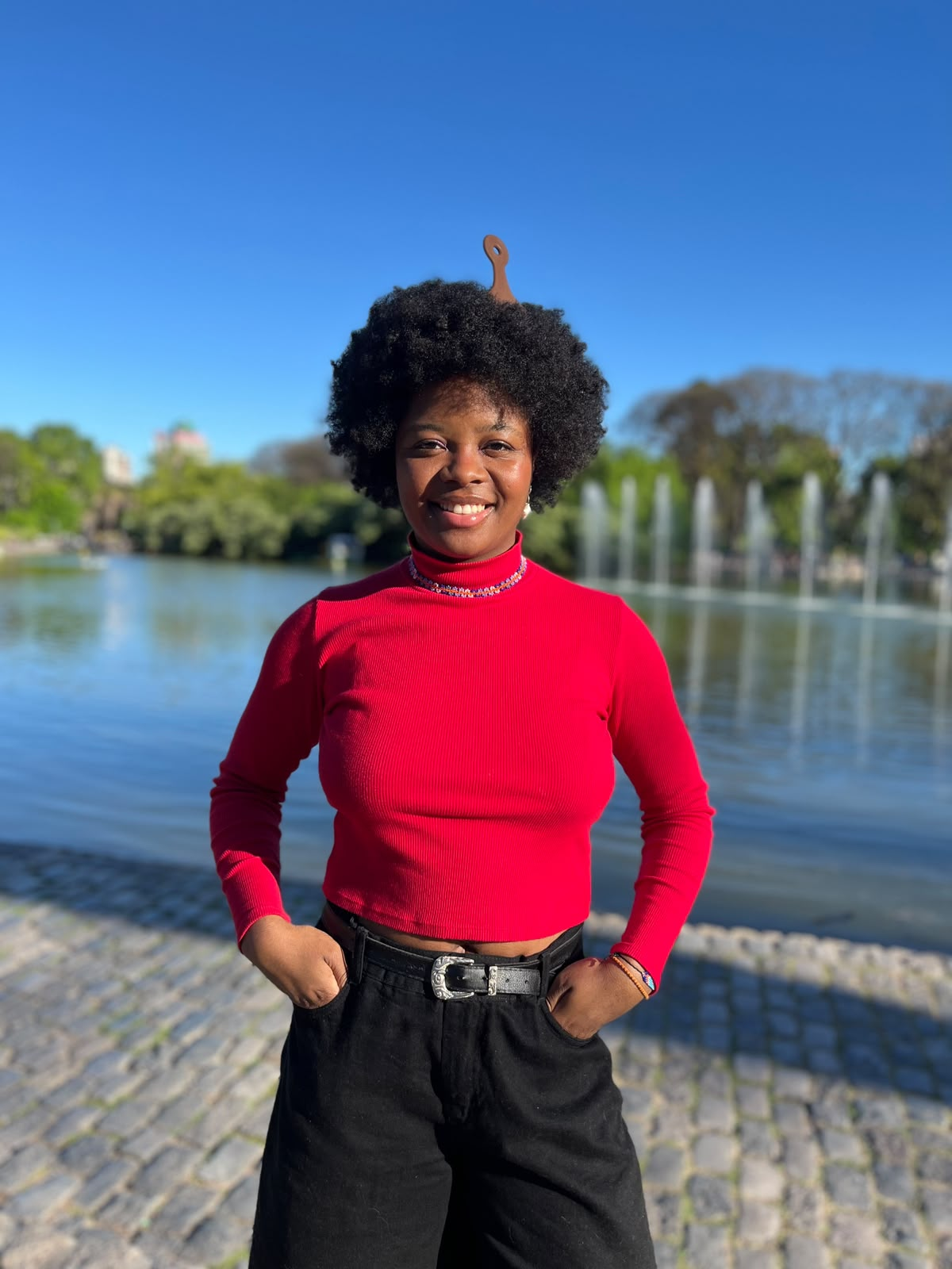 “Como si el mundo me exigiera más por ser negra”: Yulieth, entre la tecnología y las trenzas