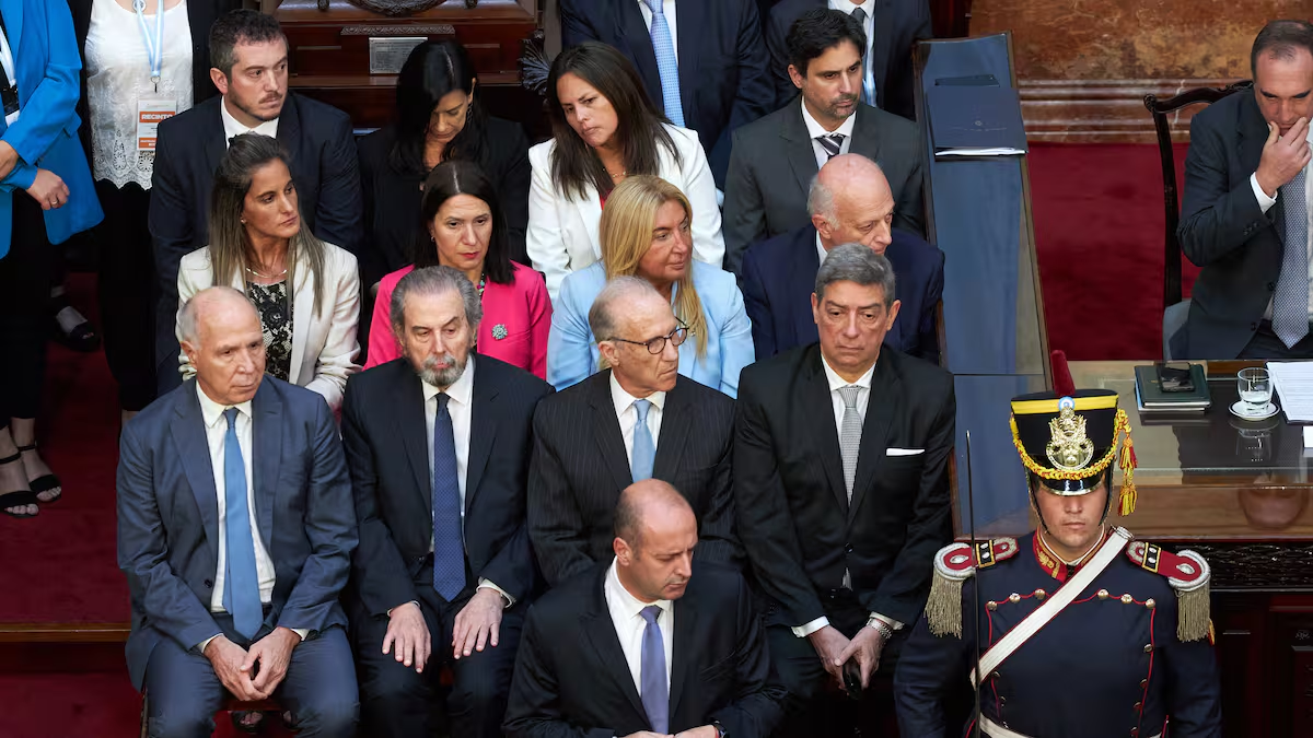 La Corte anuló un DNU de Macri y fijó un límite que amenaza la estrategia de Milei