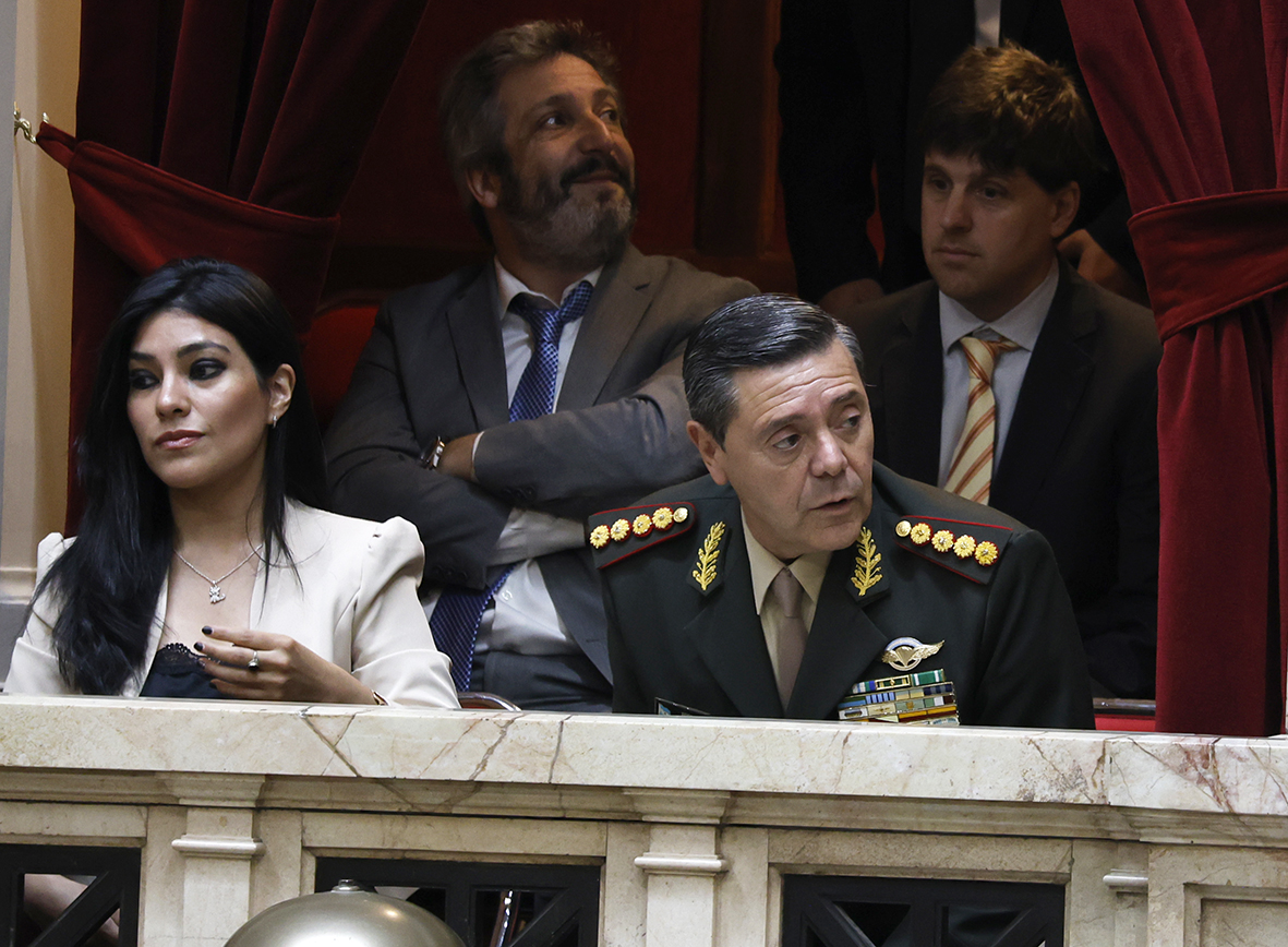 La obra social militar no tiene cobertura, pero la burocracia goza de excelente salud