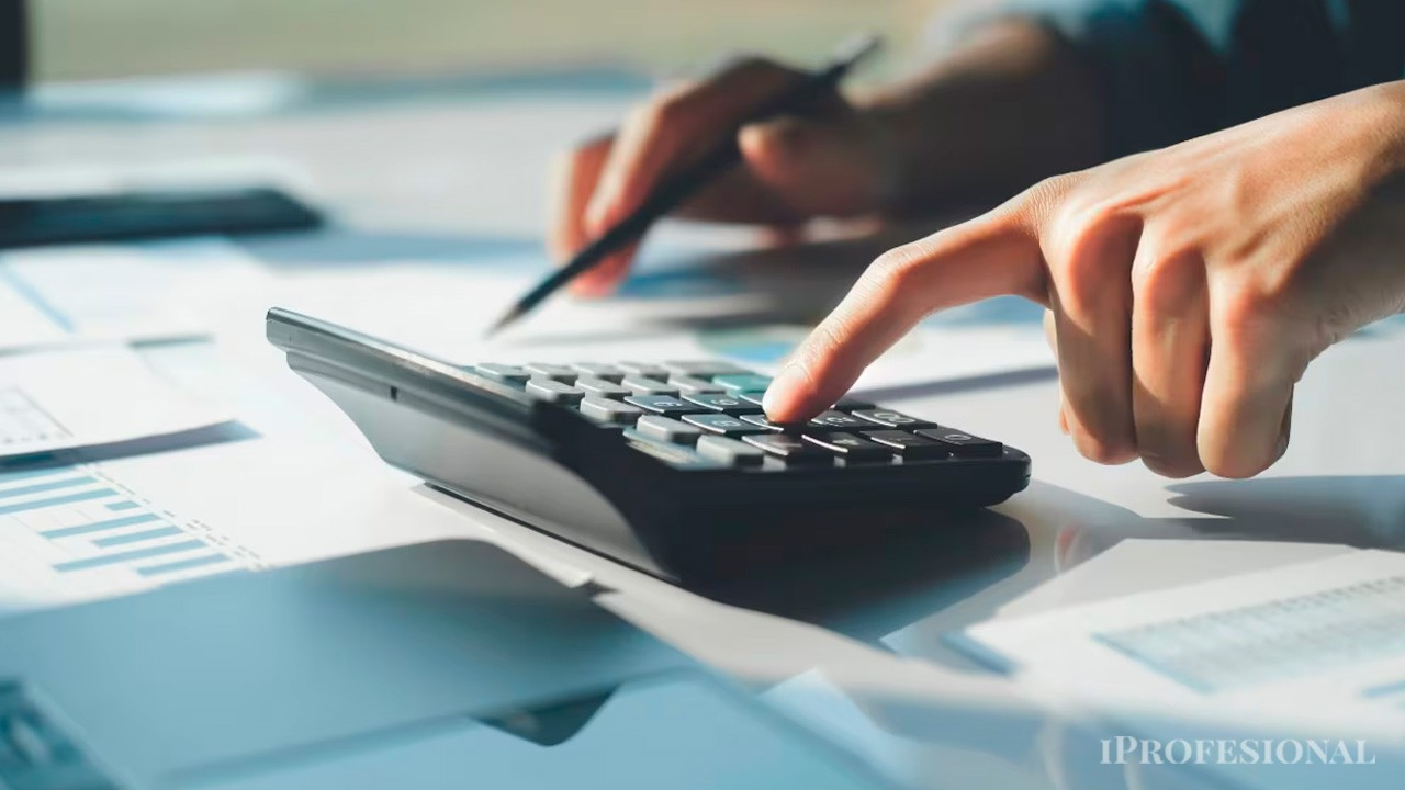 Milei desreguló los cheques y cuatro meses después volvió a regularlos para no perder recaudación