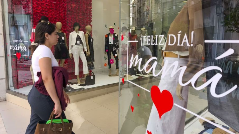 Ni el Día de la Madre salvó las ventas: cinco años consecutivos de caída y comercios que resignan ganancias para vender