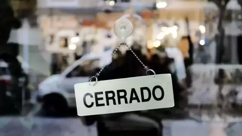 La economía de Milei vuelve a caer: industria, comercio y construcción arrastran al país hacia otra recesión