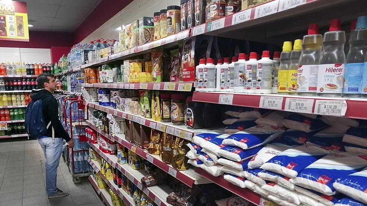 Ni los alimentos se salvan: las ventas en supermercados llevan ocho meses de caída y las cadenas empiezan a cerrar sucursales