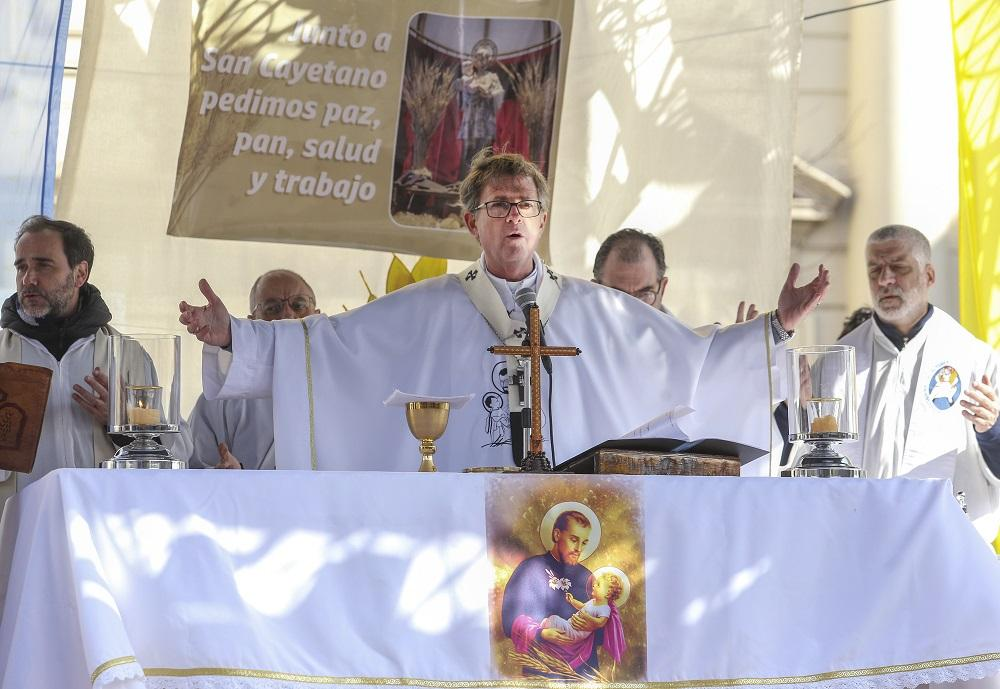 A un mes de la llegada del Papa, la Iglesia le marca a Milei las heridas que el Gobierno no quiere mirar