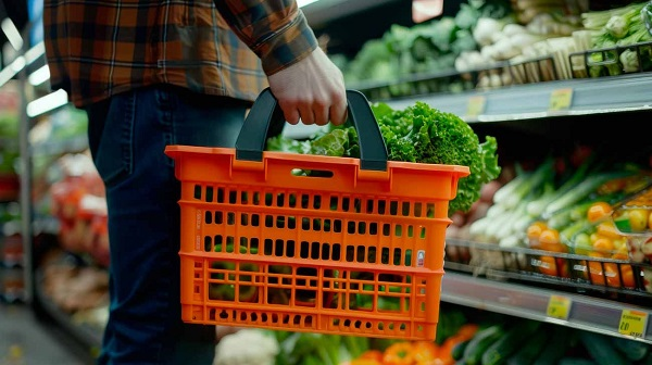 Comer menos y peor: las ventas de alimentos caen 3,1% y las familias compran fraccionado